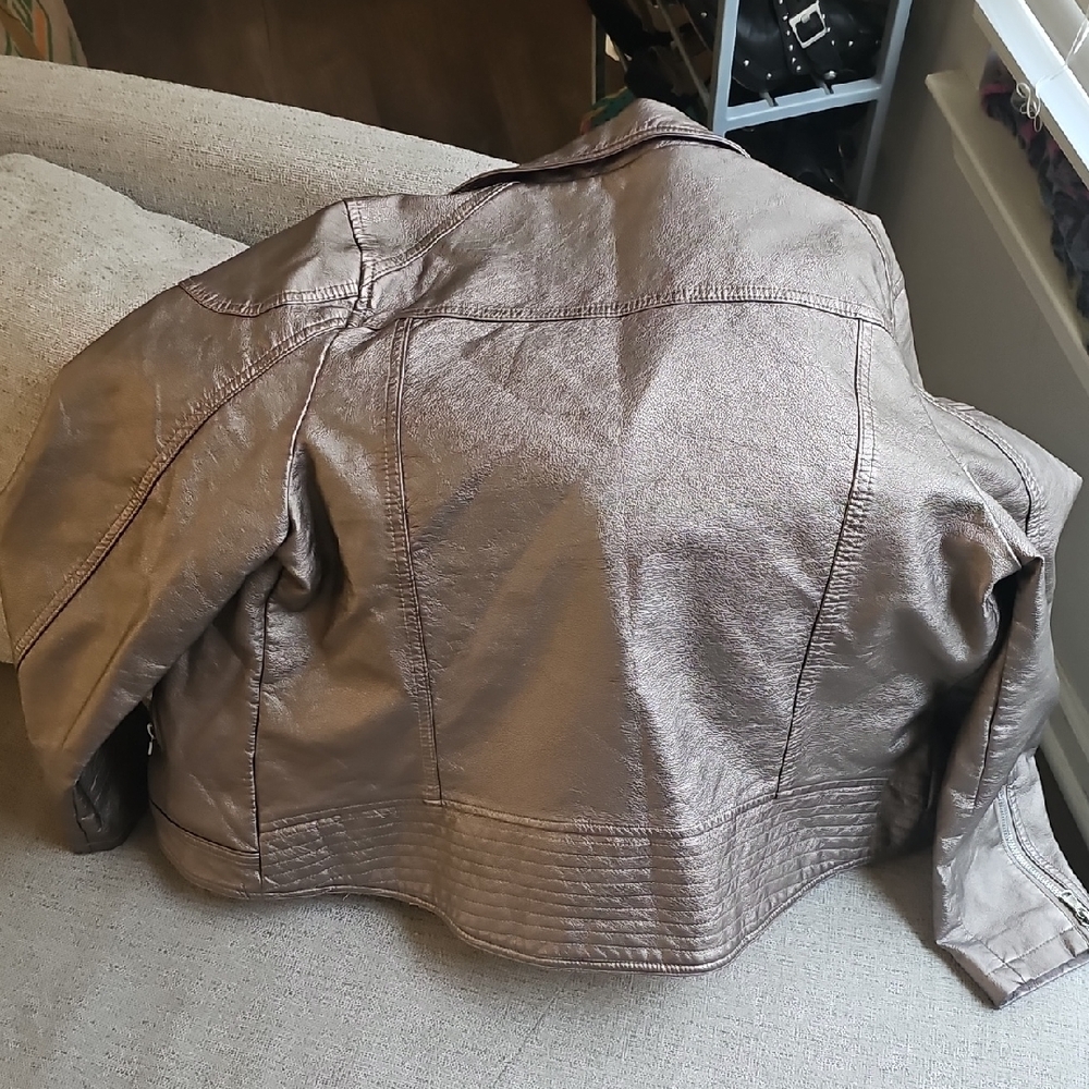 YMI Women's Shimmering Silver Leather Jacket - Picture 2 of 3